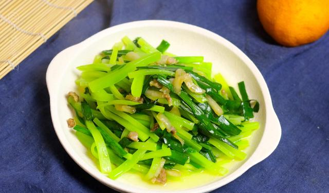廣州送菜公司教您這2種蔬菜一起搭，顏色青翠口感好，炒一盤，連一根都舍不得剩